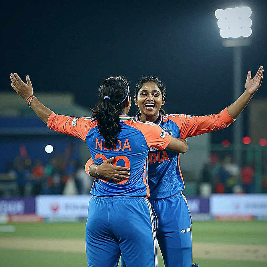 ষোলো মাসের হিসাব: নফকে-র বিদায় ও পাকিস্তান ক্রিকেটের কোচ-বাজার